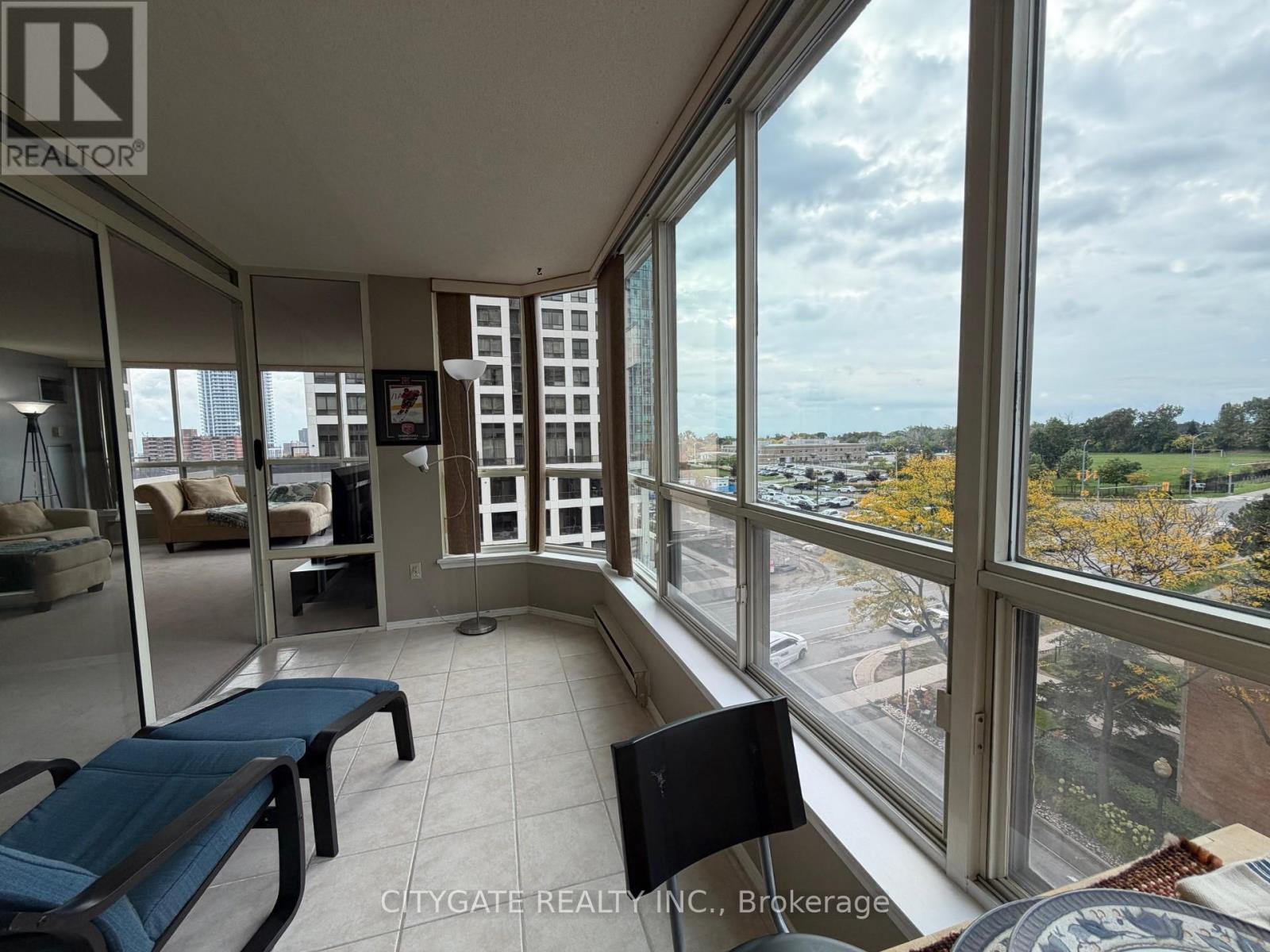 612 - 55 Elm Drive, Mississauga, Ontario  L5B 3Z3 - Photo 8 - W12450301