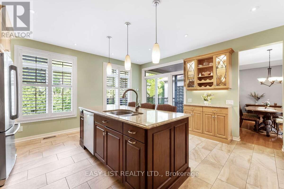 31 Forest Creek Drive, Ottawa, Ontario  K2S 1P9 - Photo 15 - X12450442