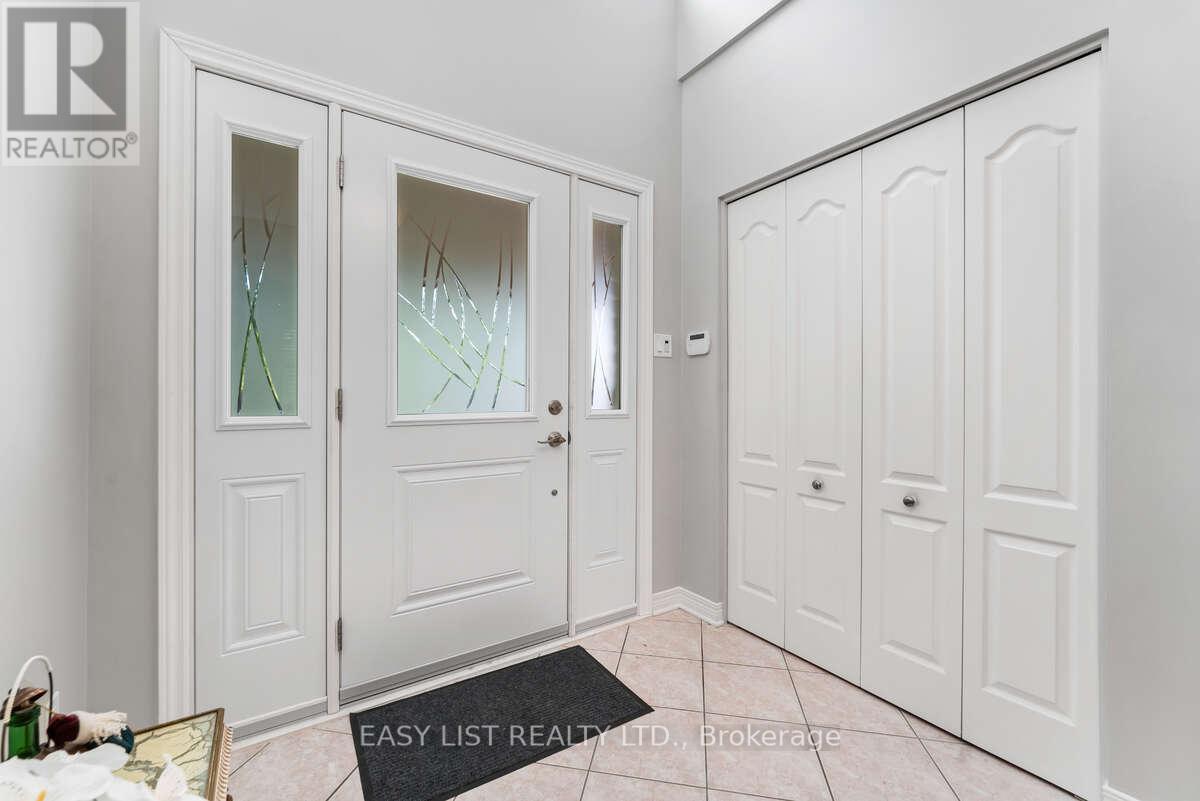 31 Forest Creek Drive, Ottawa, Ontario  K2S 1P9 - Photo 25 - X12450442