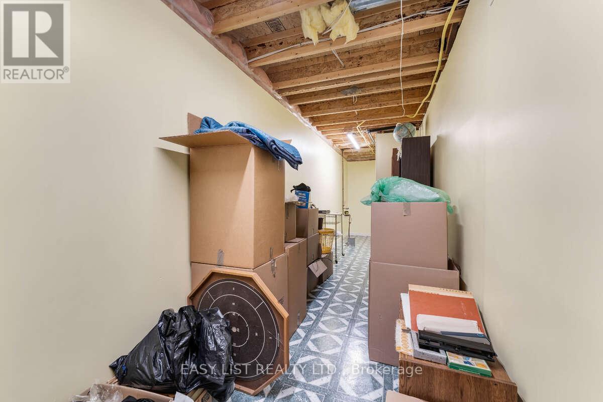 31 Forest Creek Drive, Ottawa, Ontario  K2S 1P9 - Photo 30 - X12450442