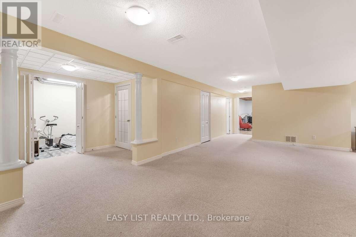 31 Forest Creek Drive, Ottawa, Ontario  K2S 1P9 - Photo 32 - X12450442