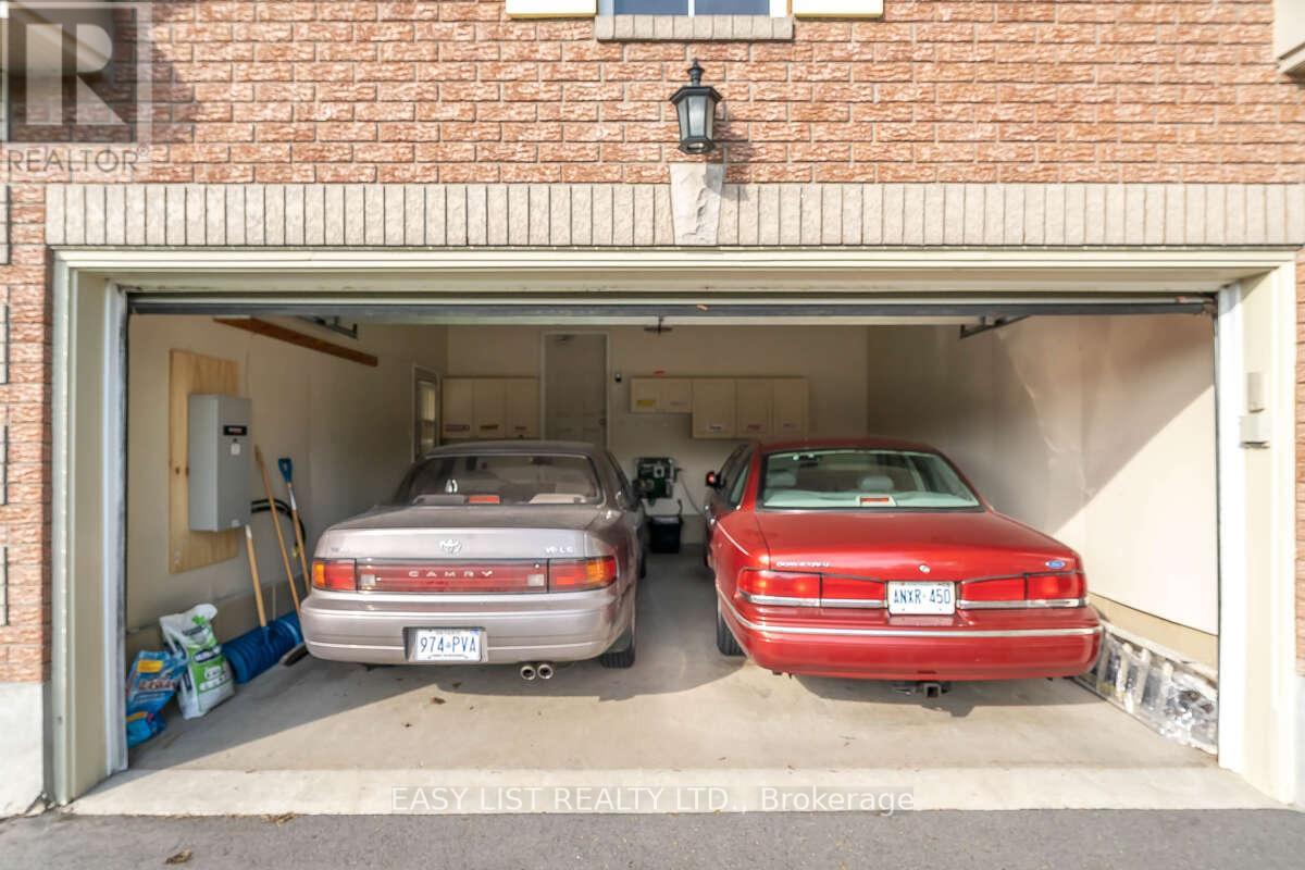 31 Forest Creek Drive, Ottawa, Ontario  K2S 1P9 - Photo 33 - X12450442