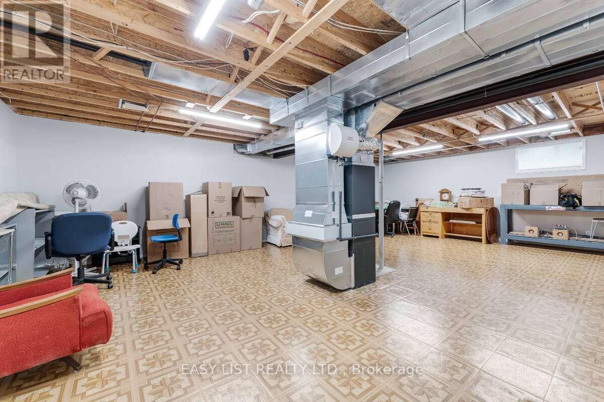 31 Forest Creek Drive, Ottawa, Ontario  K2S 1P9 - Photo 34 - X12450442