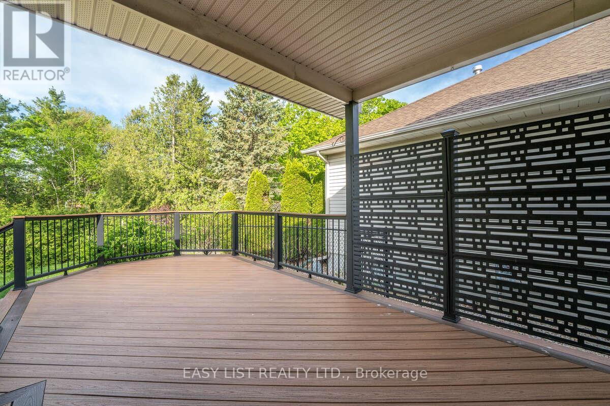 31 Forest Creek Drive, Ottawa, Ontario  K2S 1P9 - Photo 35 - X12450442