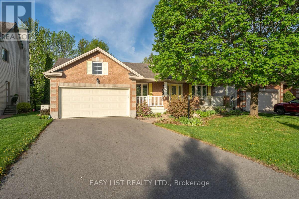 31 Forest Creek Drive, Ottawa, Ontario  K2S 1P9 - Photo 4 - X12450442