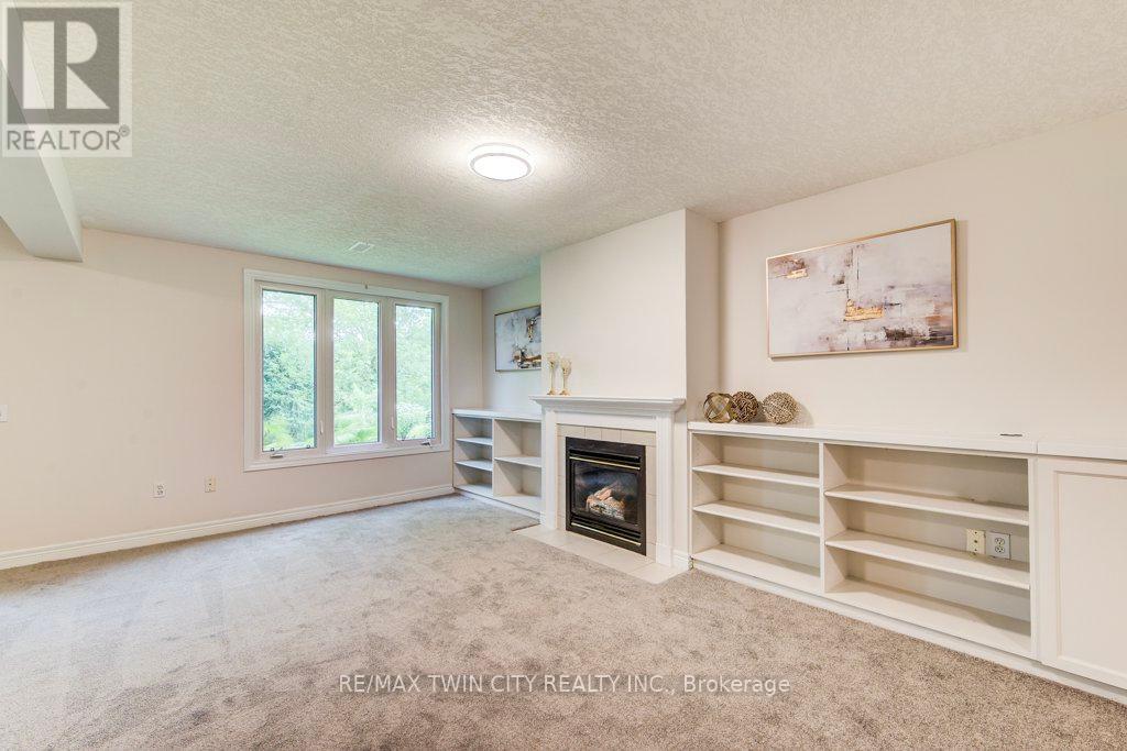 670 Salzburg Drive, Waterloo, Ontario  N2V 2N8 - Photo 34 - X12450323