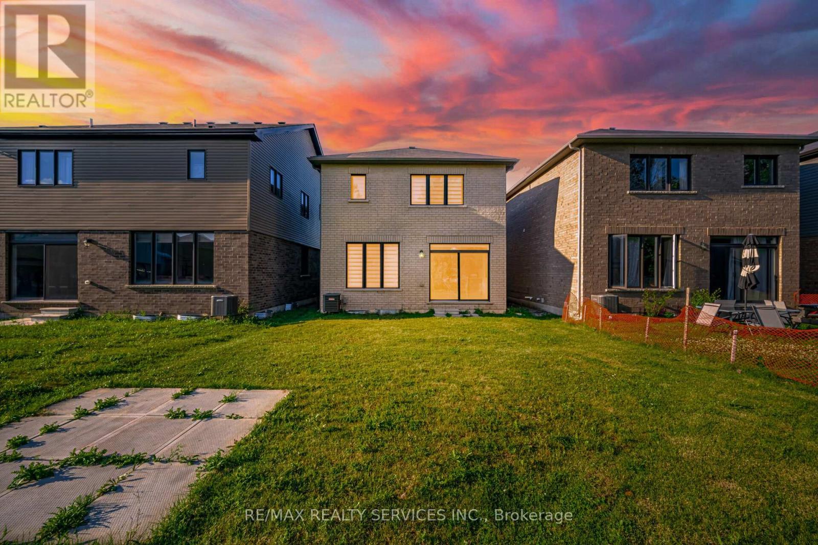 251 Bedrock Drive, Hamilton (Stoney Creek), Ontario  L8J 0M2 - Photo 42 - X12450385