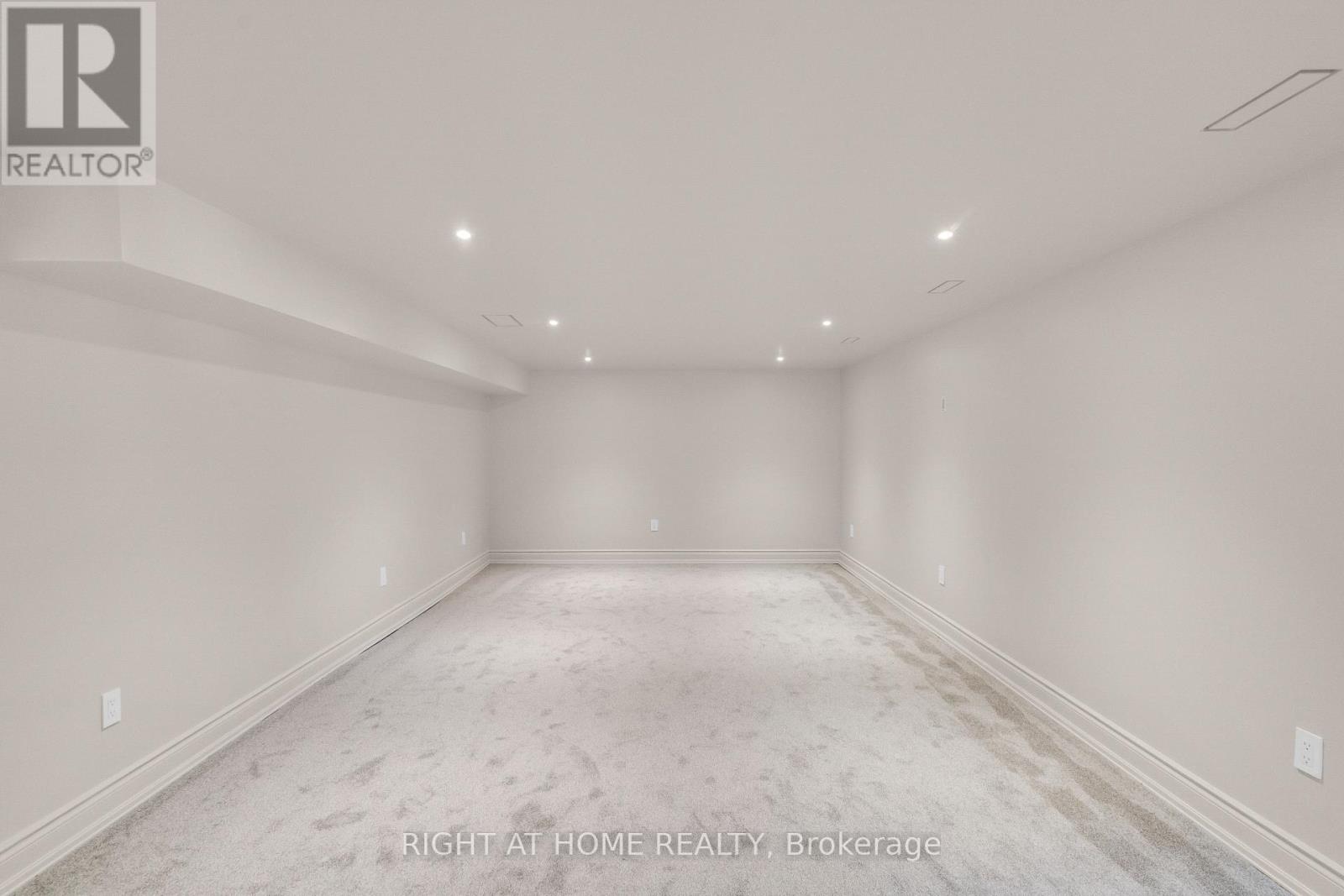 393 Hess Street S, Hamilton, Ontario  L8P 3R2 - Photo 42 - X12450389