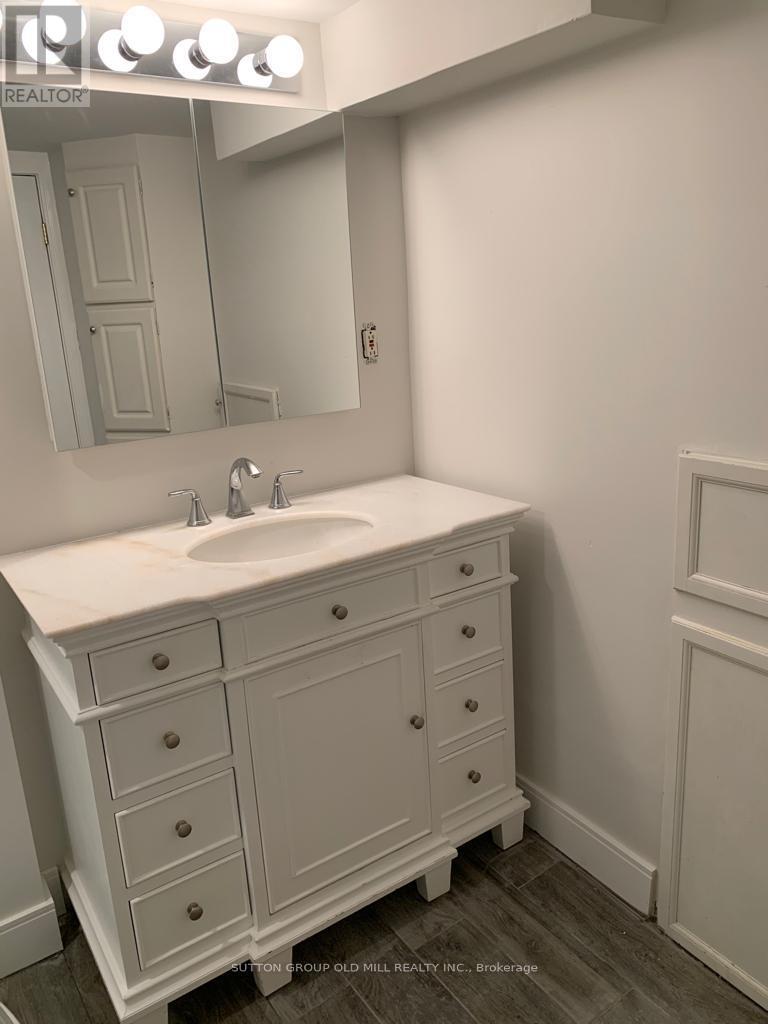 Bsmt - 251 Erb Street E, Waterloo, Ontario  N2J 1N2 - Photo 11 - X12450402