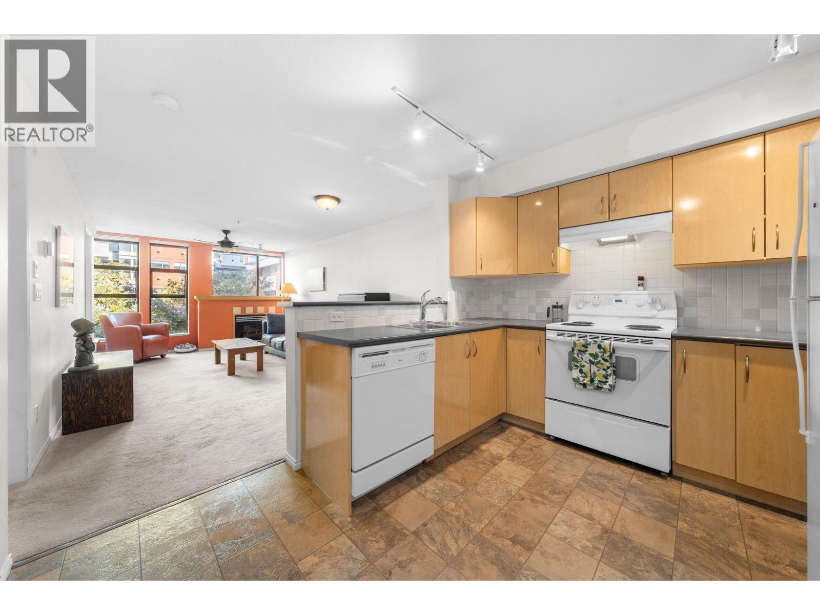 405 305 Lonsdale Avenue, North Vancouver, British Columbia  V7M 2G3 - Photo 10 - R3056297