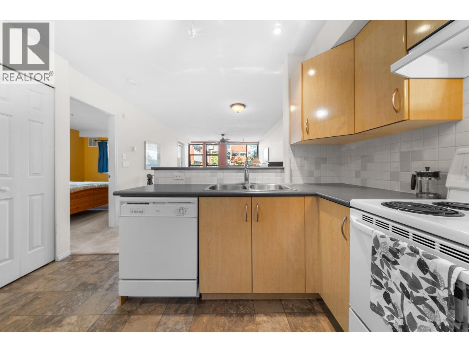 405 305 Lonsdale Avenue, North Vancouver, British Columbia  V7M 2G3 - Photo 13 - R3056297