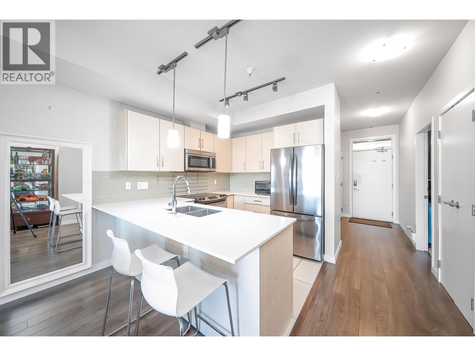207 5288 GRIMMER STREET, Burnaby, British Columbia