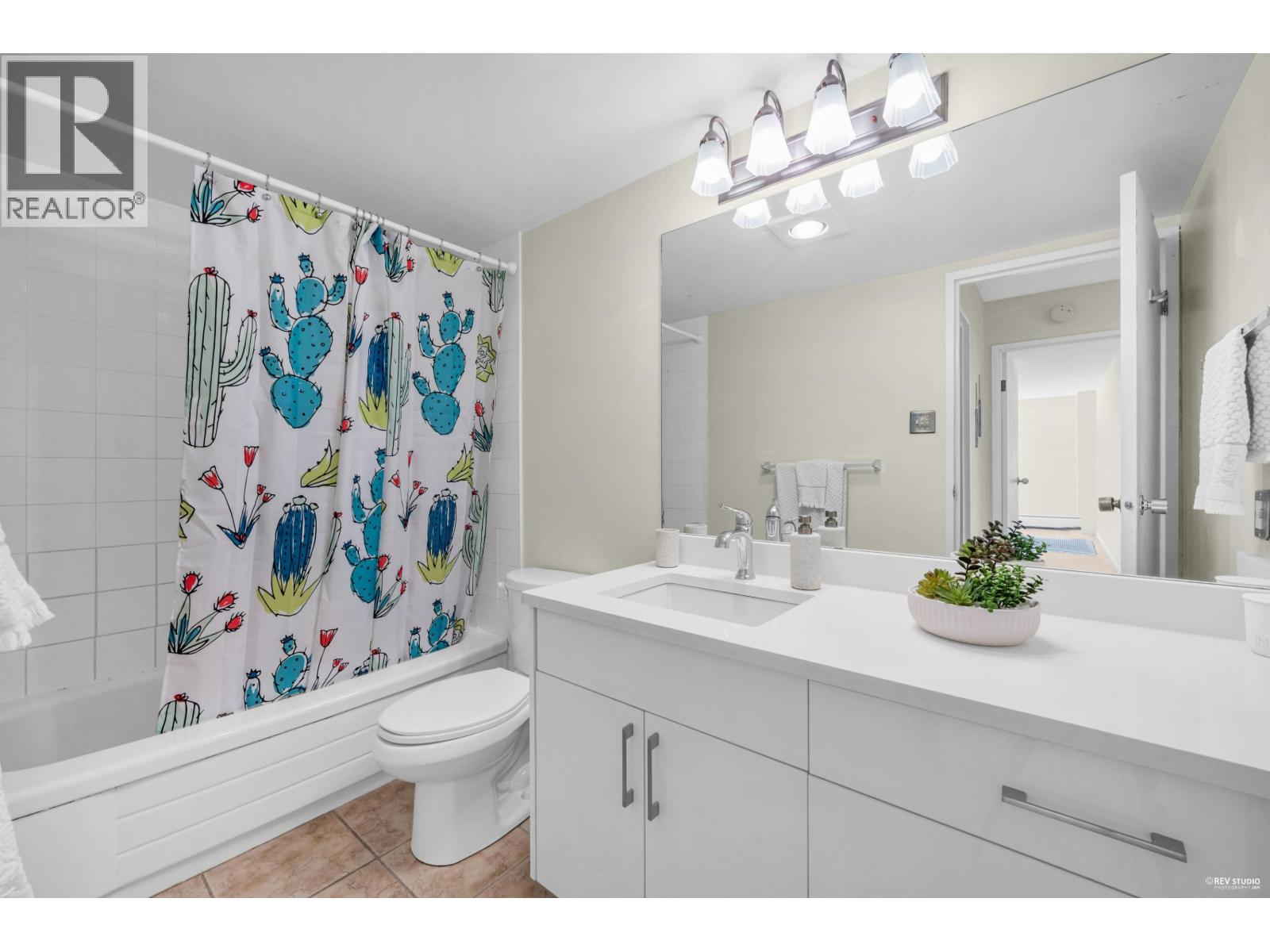 809 2024 Fullerton Avenue, North Vancouver, British Columbia  V7P 3G4 - Photo 18 - R3056324