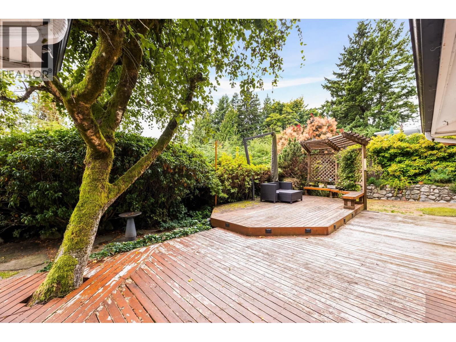4110 Burkeridge Place, West Vancouver, British Columbia  V7V 3M9 - Photo 29 - R3050575