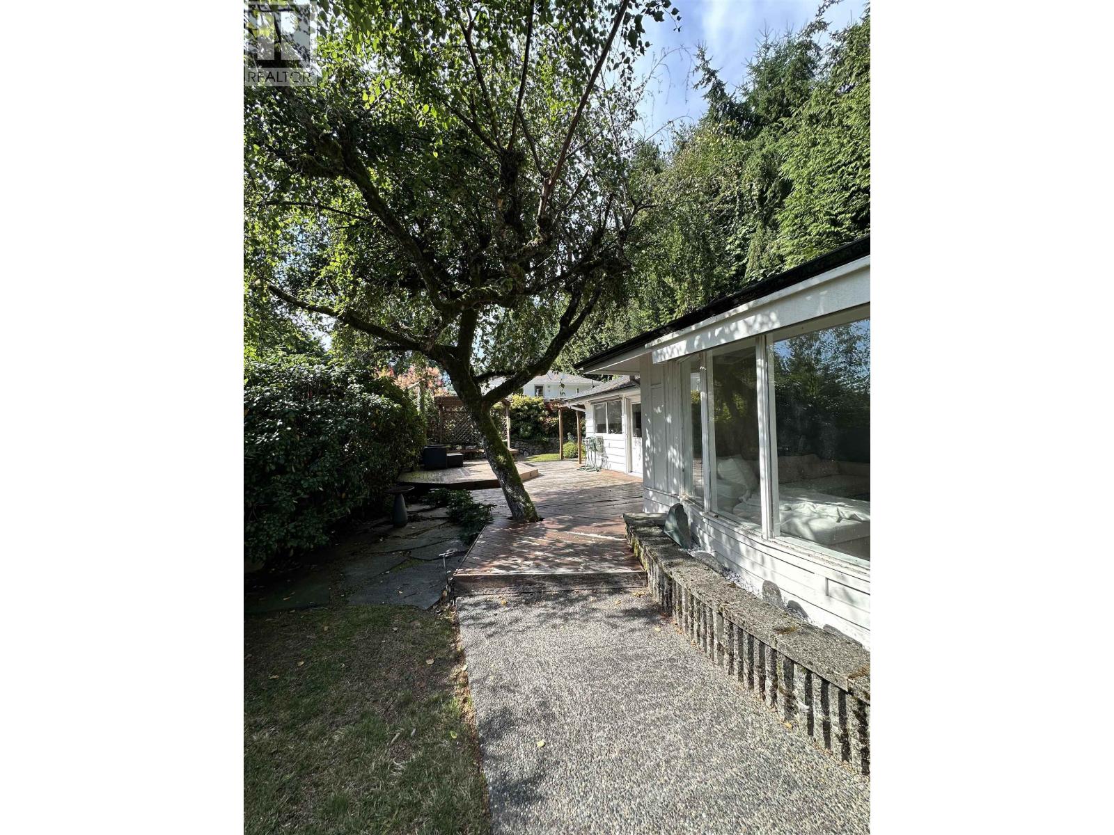 4110 Burkeridge Place, West Vancouver, British Columbia  V7V 3M9 - Photo 28 - R3050575