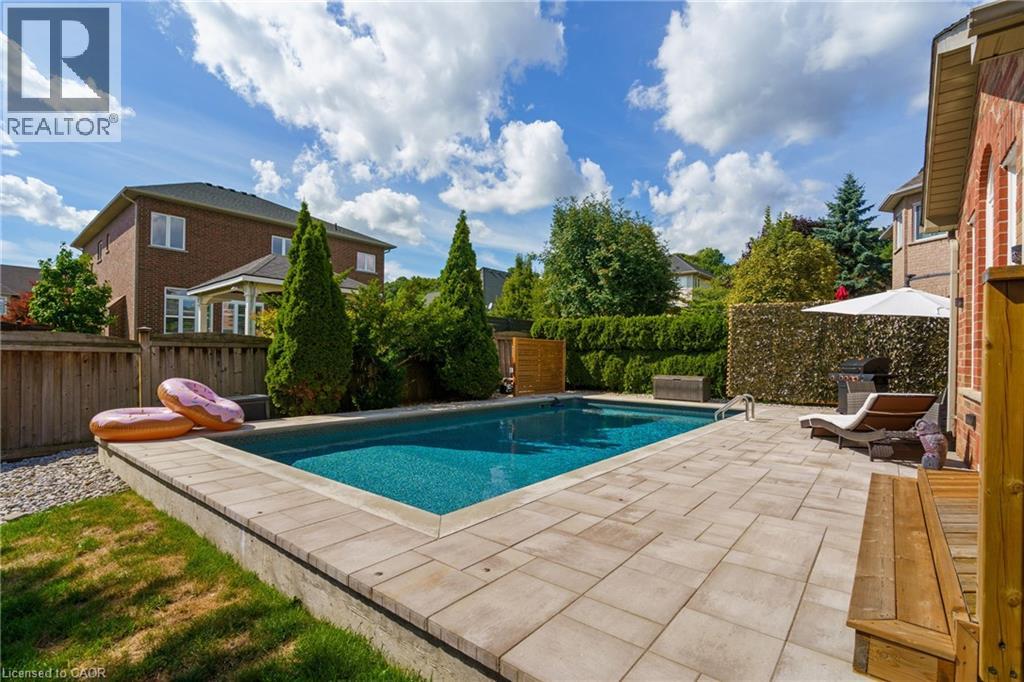 104 Davidson Boulevard, Dundas, Ontario  L9H 7M4 - Photo 3 - 40777228