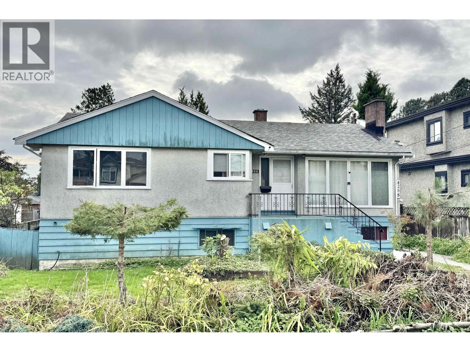 4258 Hurst Street, Burnaby, British Columbia  V5J 1M7 - Photo 2 - R3056138