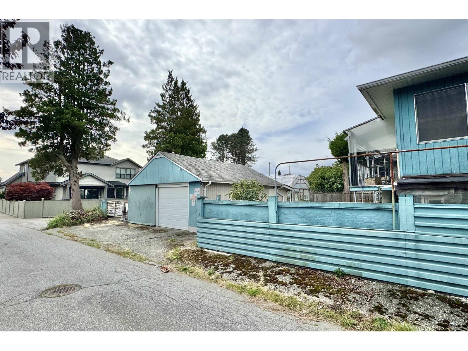 4258 Hurst Street, Burnaby, British Columbia  V5J 1M7 - Photo 3 - R3056138