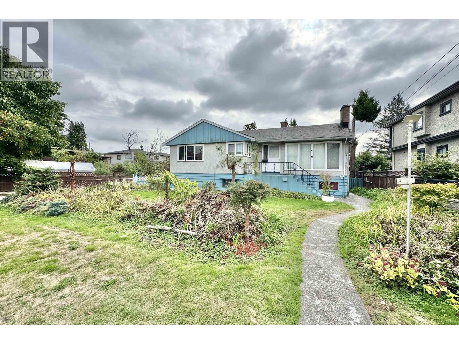 4258 Hurst Street, Burnaby, British Columbia  V5J 1M7 - Photo 1 - R3056138
