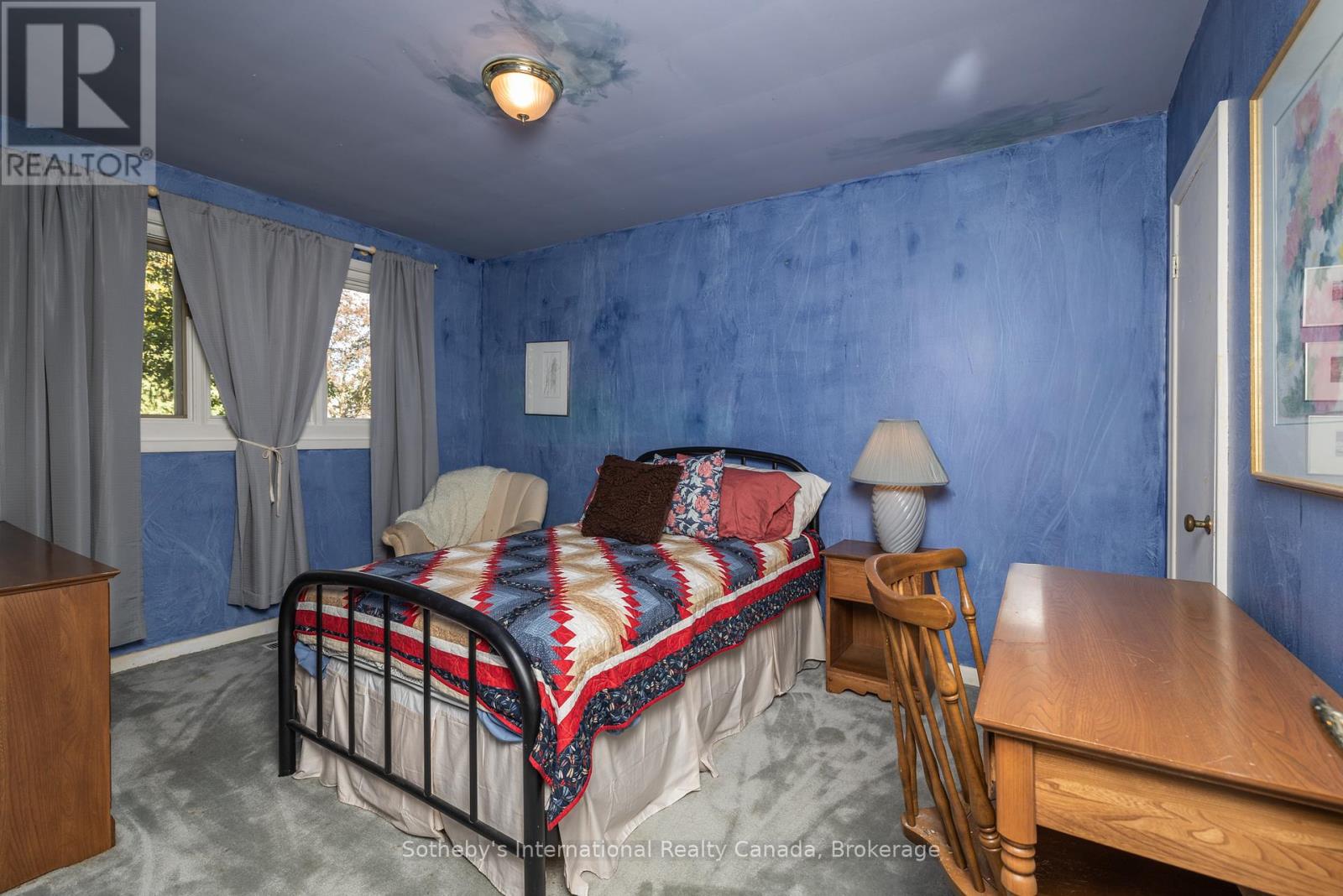 98 Selgrove Crescent, Oakville, Ontario  L6L 1L3 - Photo 17 - W12450412