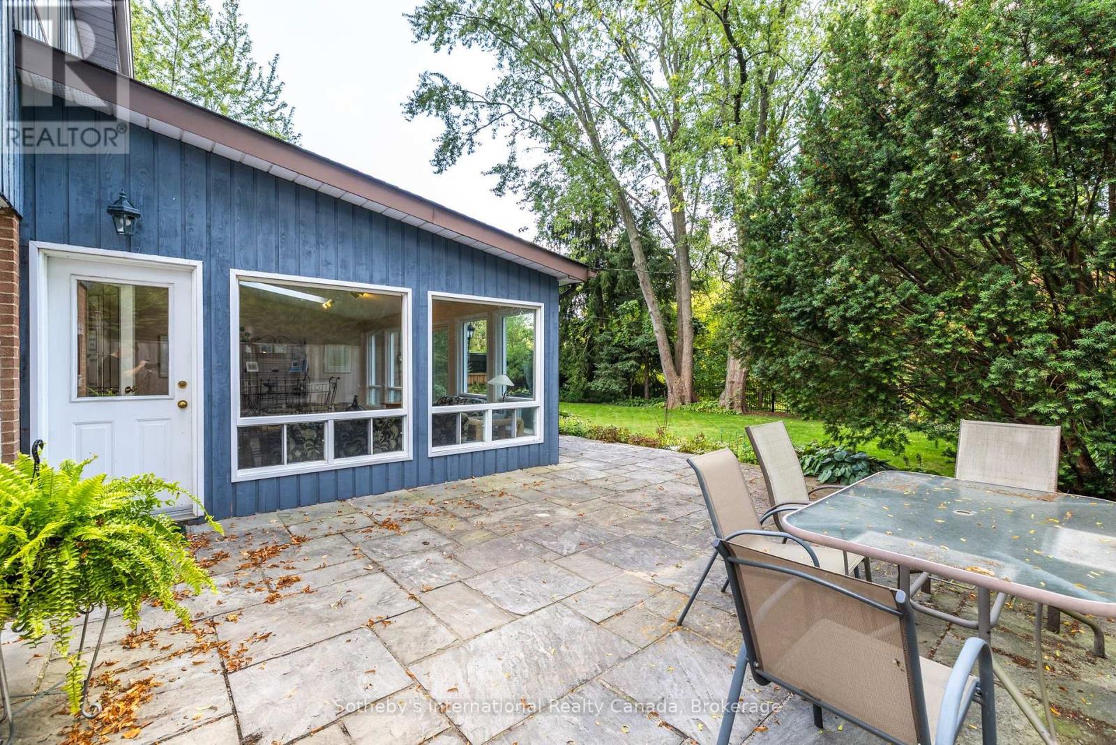 98 Selgrove Crescent, Oakville, Ontario  L6L 1L3 - Photo 30 - W12450412