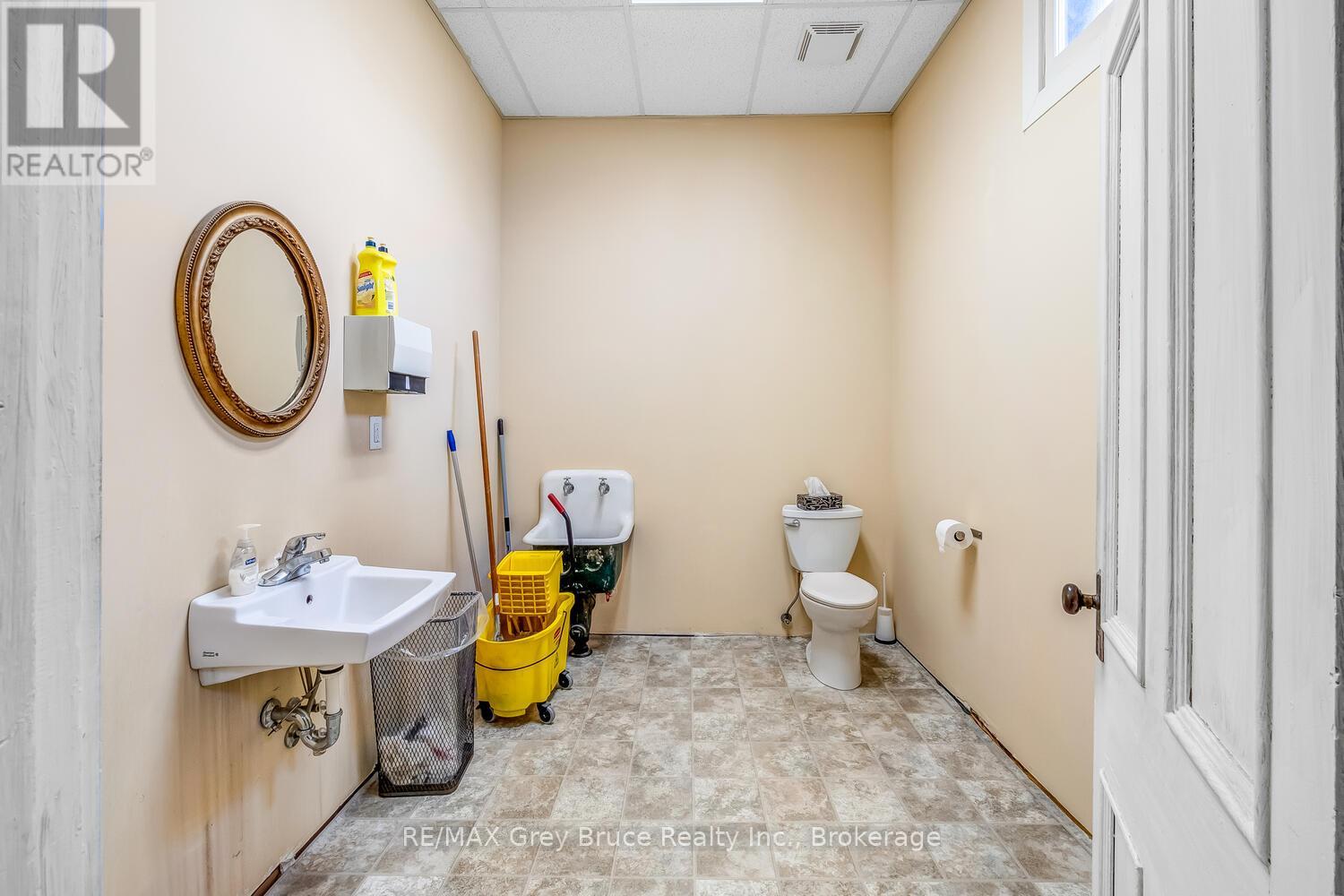958 2nd Avenue E, Owen Sound, Ontario  N4K 2H6 - Photo 35 - X12426724