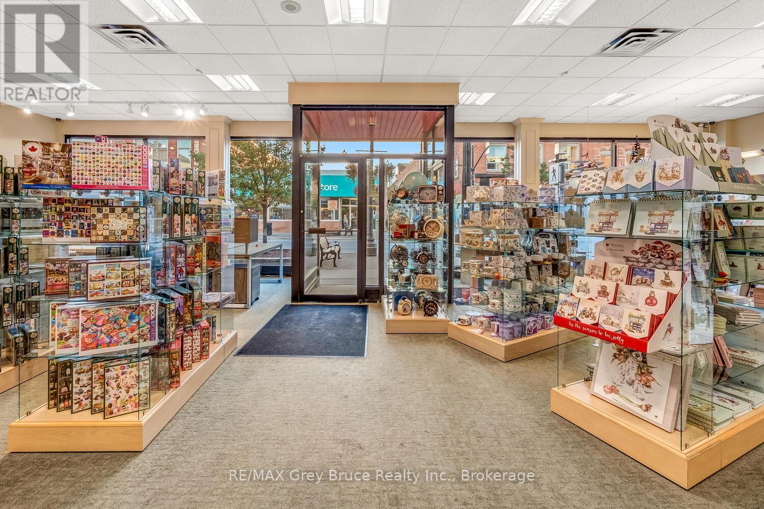 958 2nd Avenue E, Owen Sound, Ontario  N4K 2H6 - Photo 4 - X12426724