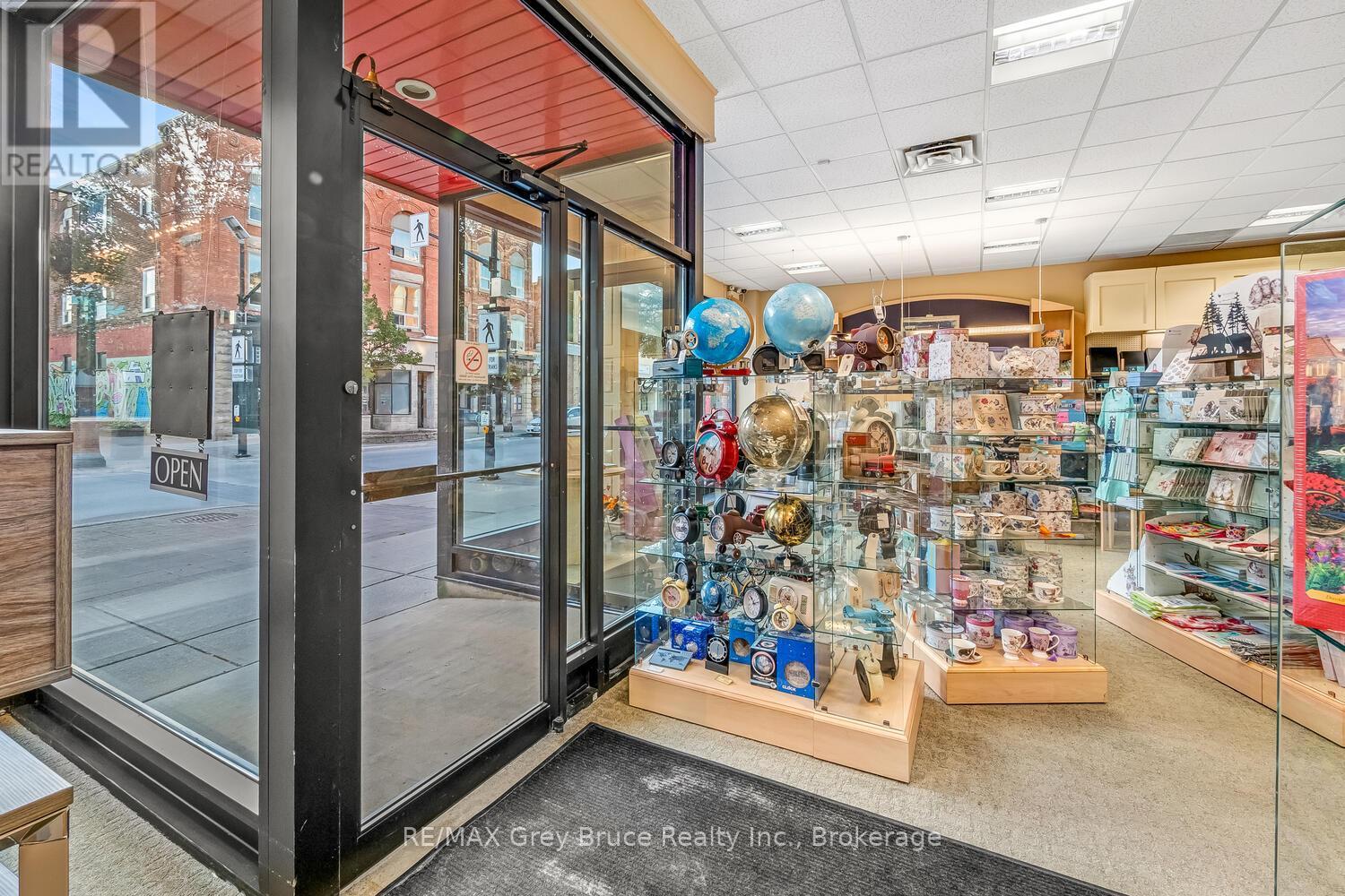 958 2nd Avenue E, Owen Sound, Ontario  N4K 2H6 - Photo 5 - X12426724