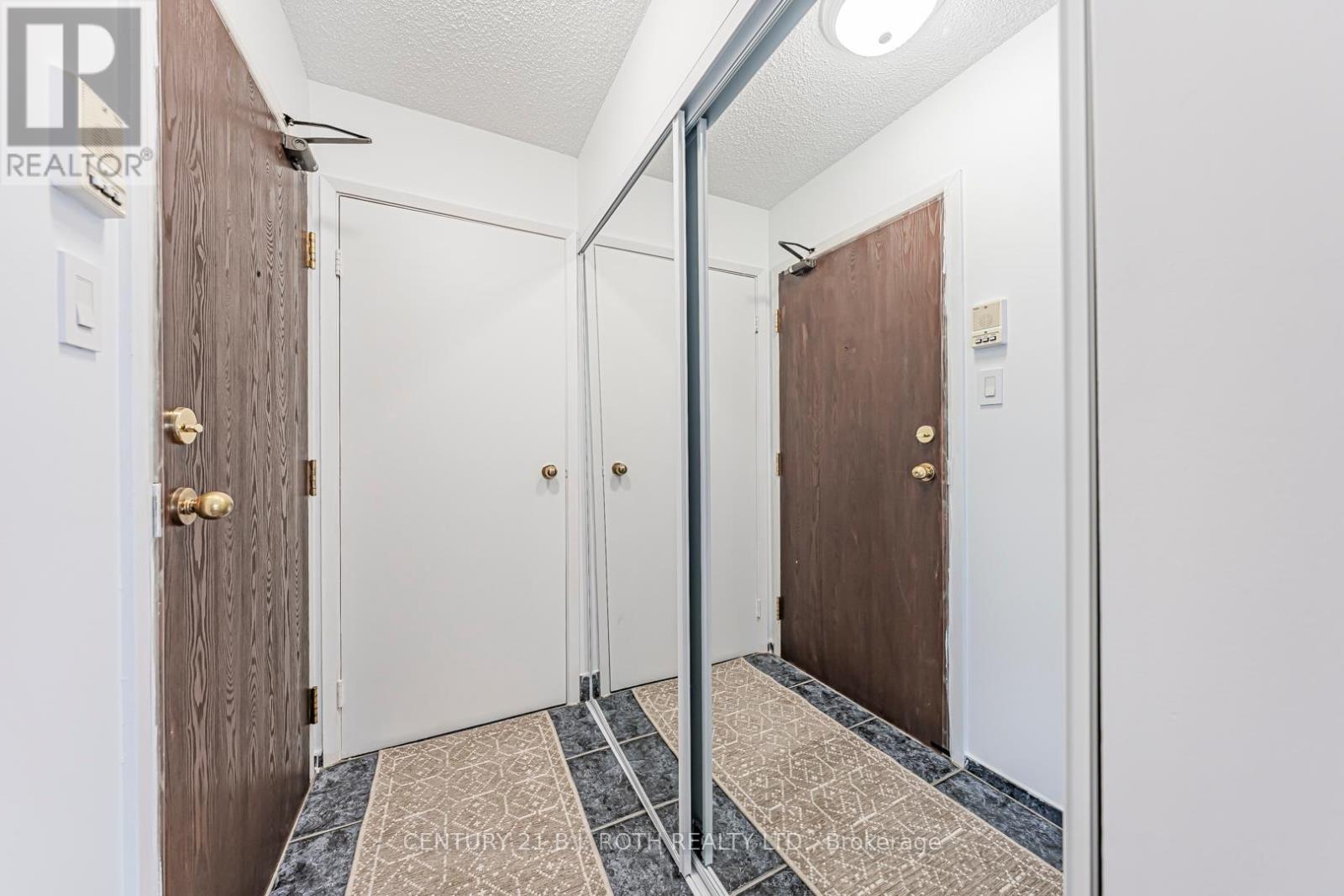 G10 - 147 Edgehill Drive, Barrie, Ontario  L4N 1L9 - Photo 4 - S12449317