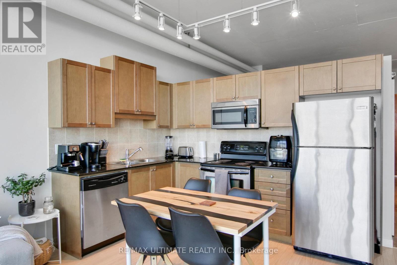 912 - 2 Fieldway Road, Toronto, Ontario  M8Z 0B9 - Photo 13 - W12447896