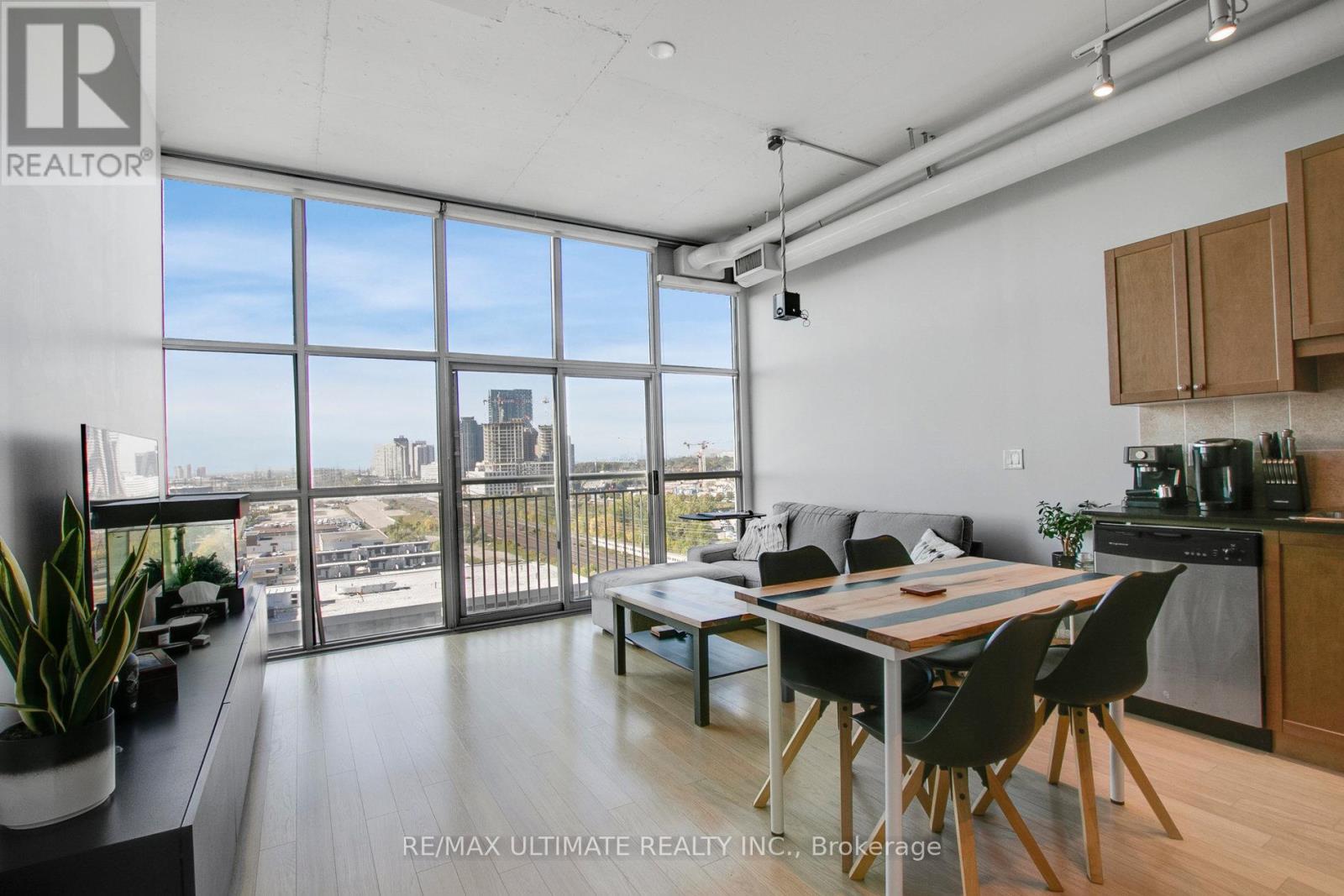 912 - 2 Fieldway Road, Toronto, Ontario  M8Z 0B9 - Photo 15 - W12447896
