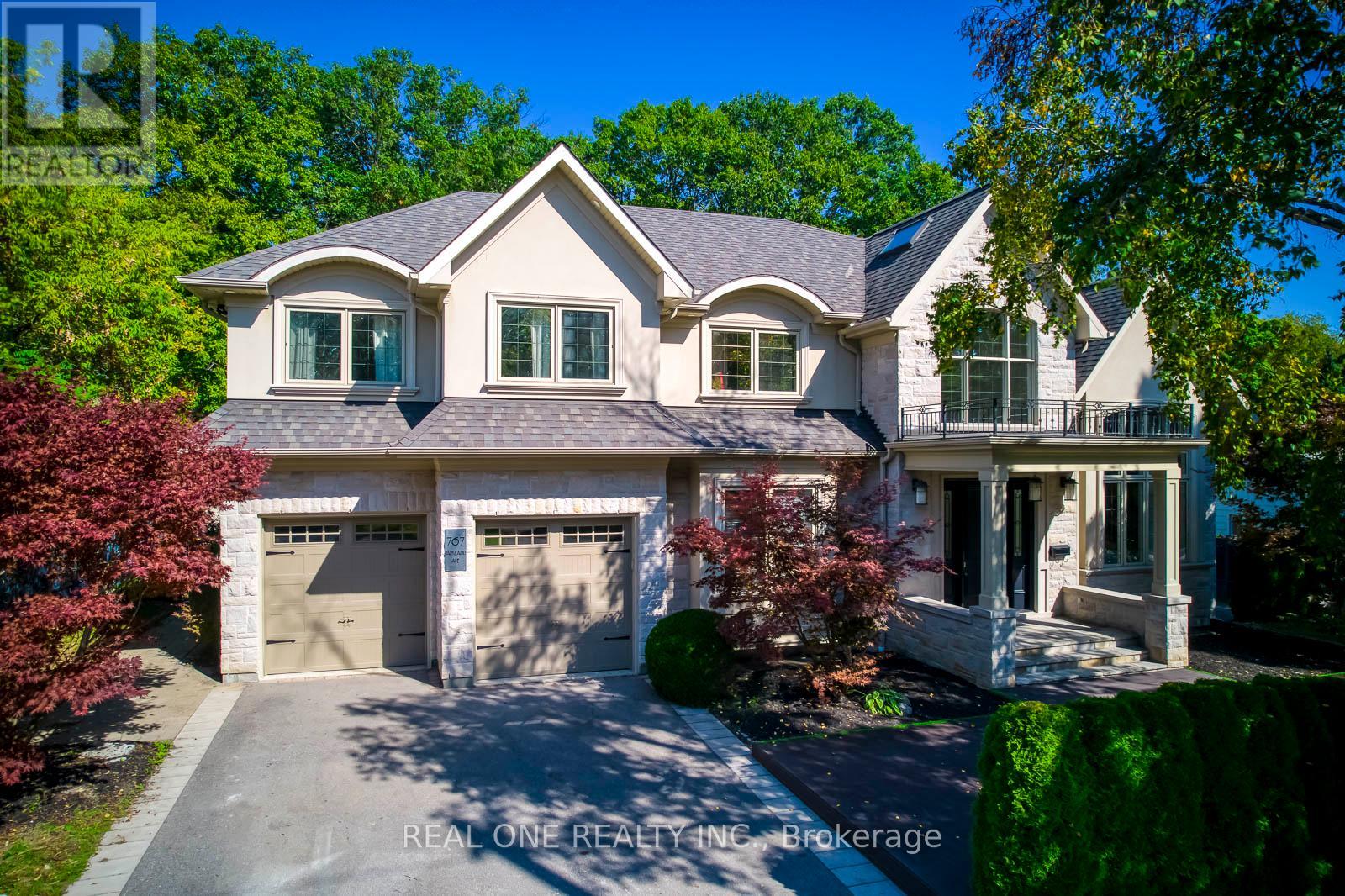 767 Parkland Avenue, Mississauga, Ontario  L5H 3G6 - Photo 3 - W12450419