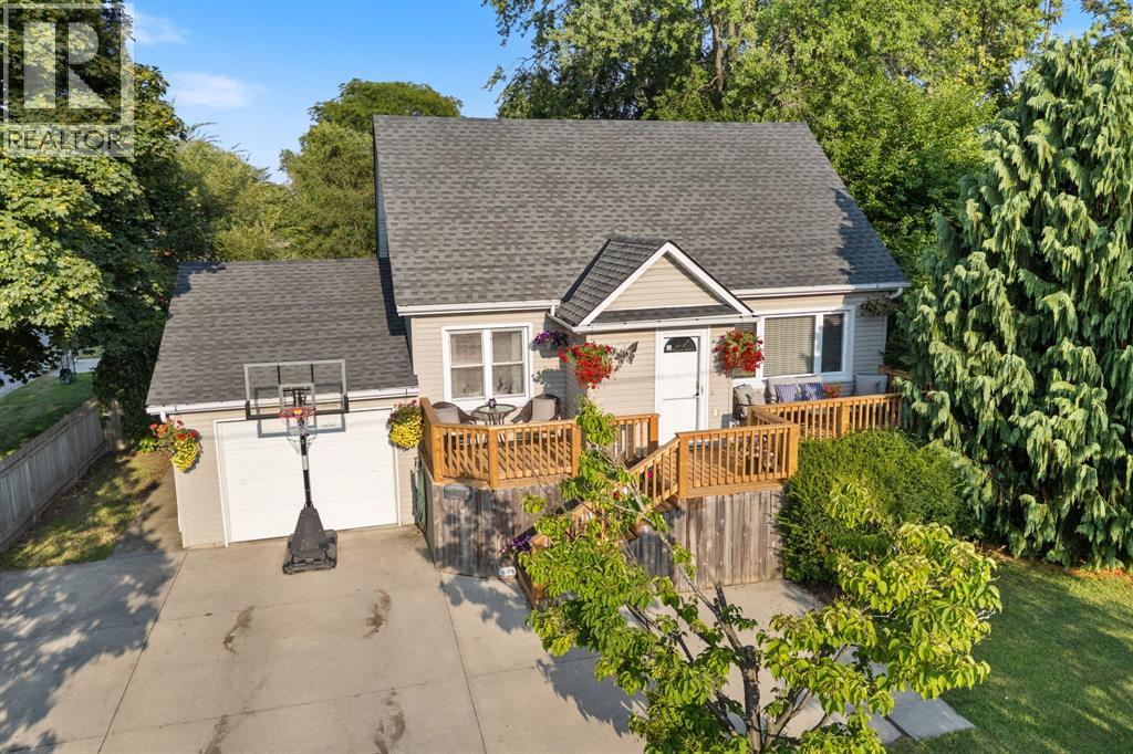 660 ELIZABETH AVENUE, Sarnia, Ontario