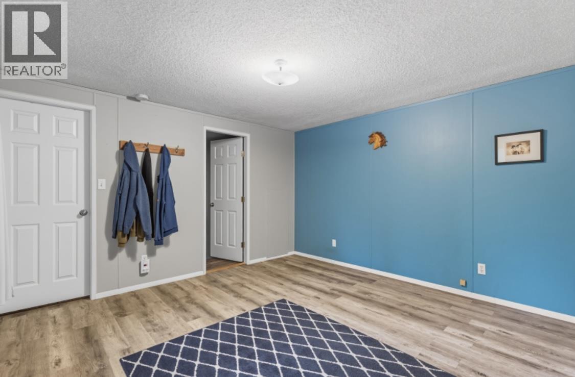 3078 Heinie Place, 150 Mile House, British Columbia  V0K 2G0 - Photo 12 - R3056305