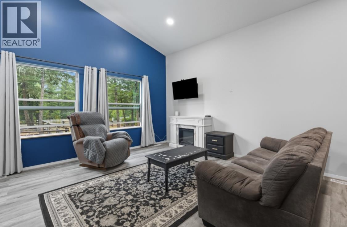 3078 Heinie Place, 150 Mile House, British Columbia  V0K 2G0 - Photo 7 - R3056305