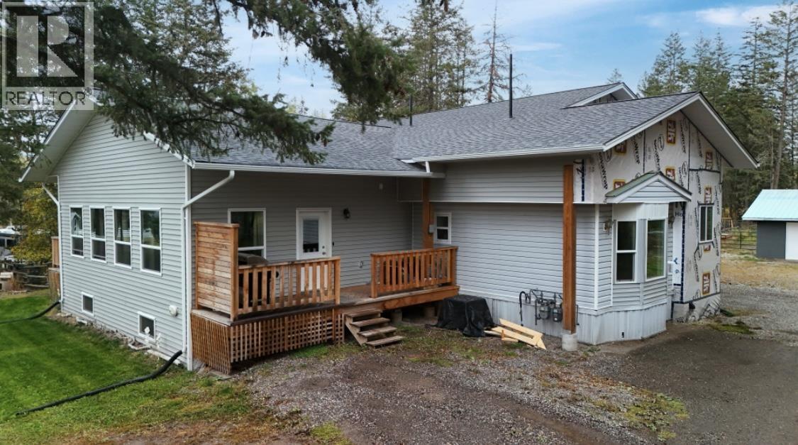 3078 Heinie Place, 150 Mile House, British Columbia  V0K 2G0 - Photo 2 - R3056305