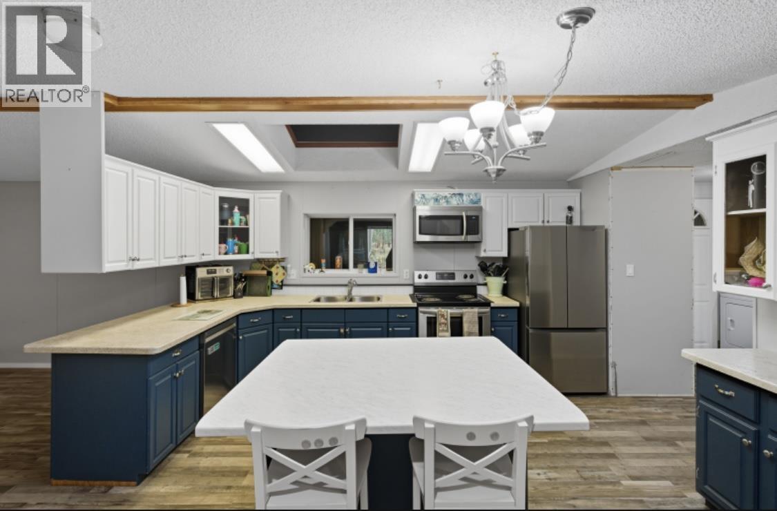3078 Heinie Place, 150 Mile House, British Columbia  V0K 2G0 - Photo 9 - R3056305