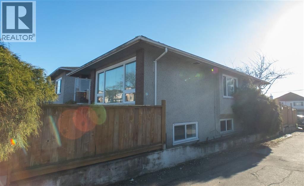 712 E 57 Avenue, Vancouver, British Columbia  V5X 1T2 - Photo 2 - R3055970