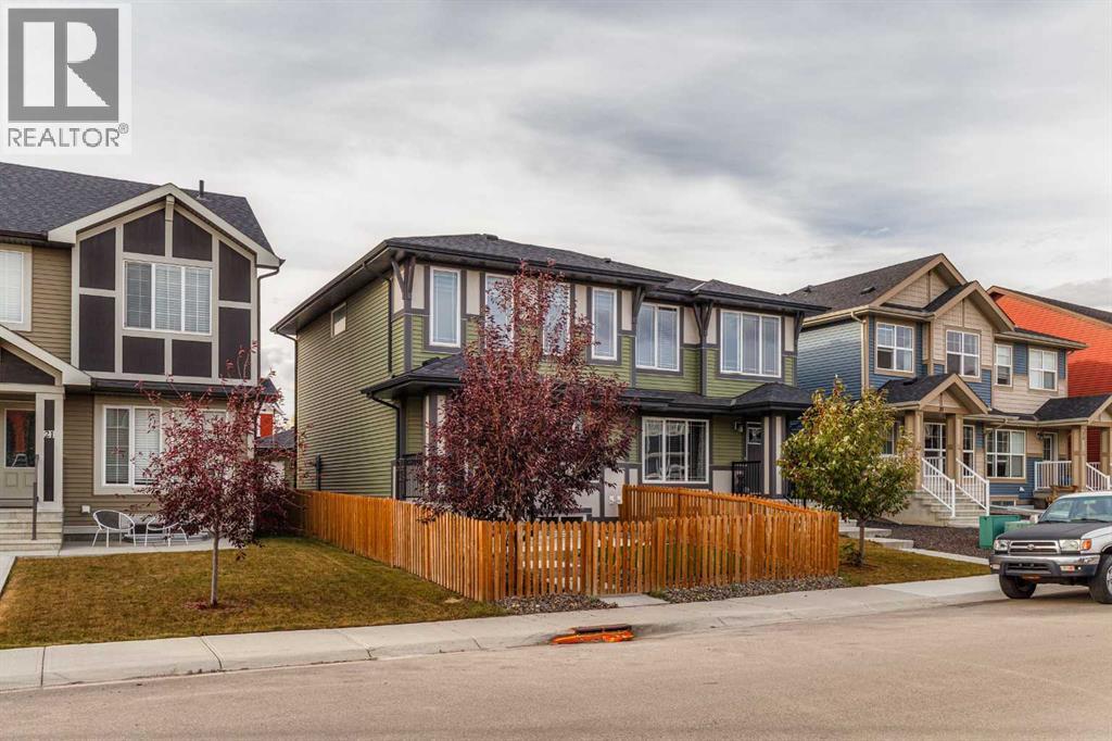 25 Sunrise Way, Cochrane, Alberta  T4C 0C8 - Photo 3 - A2262289