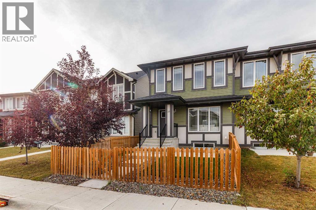 25 Sunrise Way, Cochrane, Alberta  T4C 0C8 - Photo 4 - A2262289