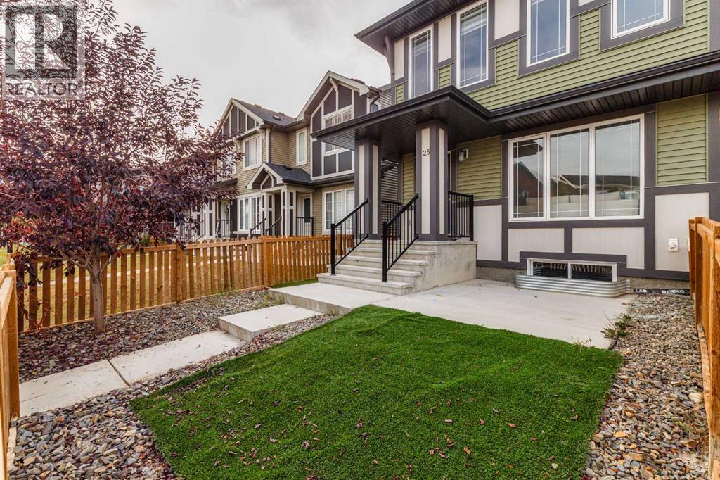 25 Sunrise Way, Cochrane, Alberta  T4C 0C8 - Photo 5 - A2262289