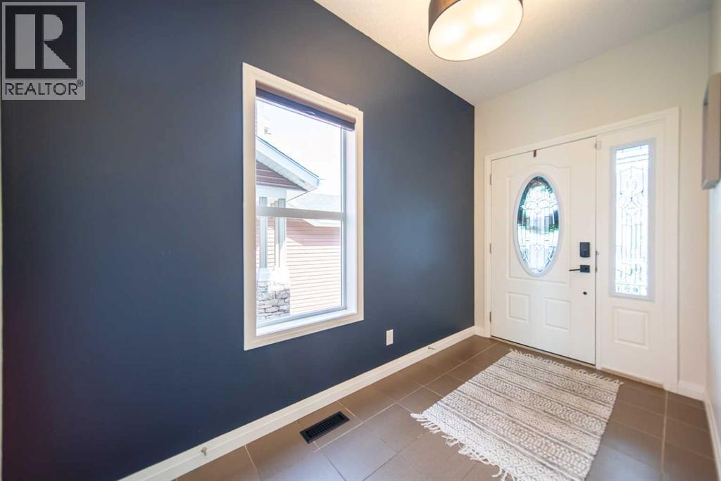 27 Sunset Park, Cochrane, Alberta  T4C 0N4 - Photo 6 - A2262469