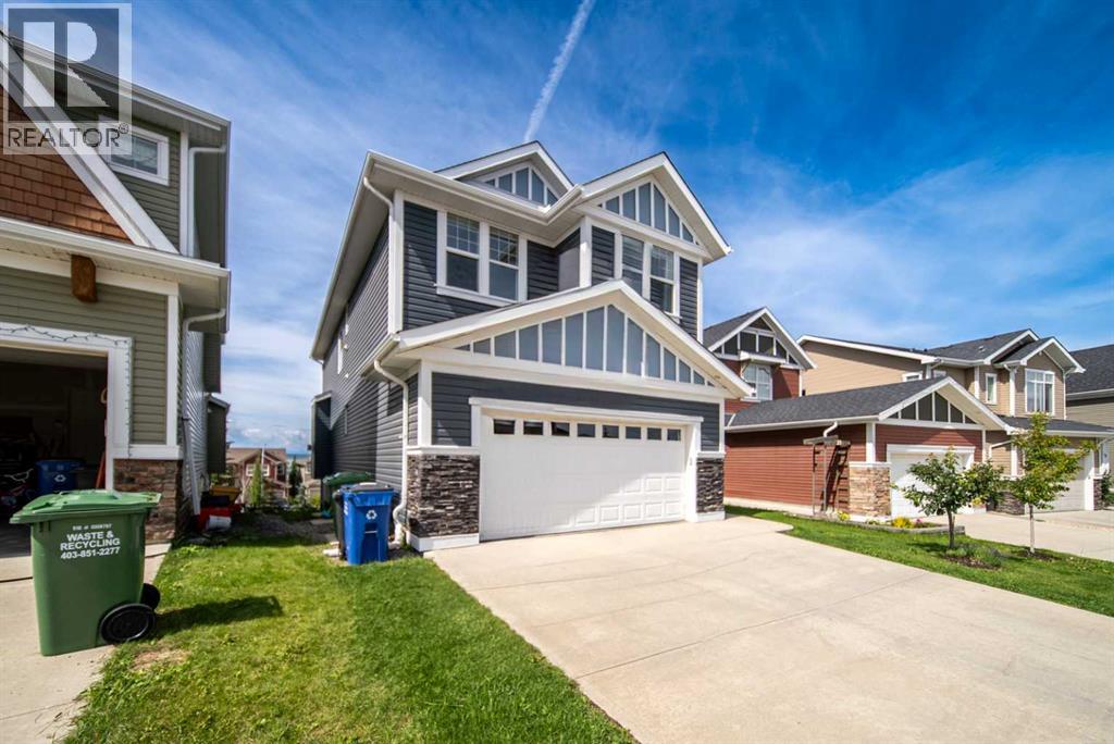 27 Sunset Park, Cochrane, Alberta  T4C 0N4 - Photo 2 - A2262469