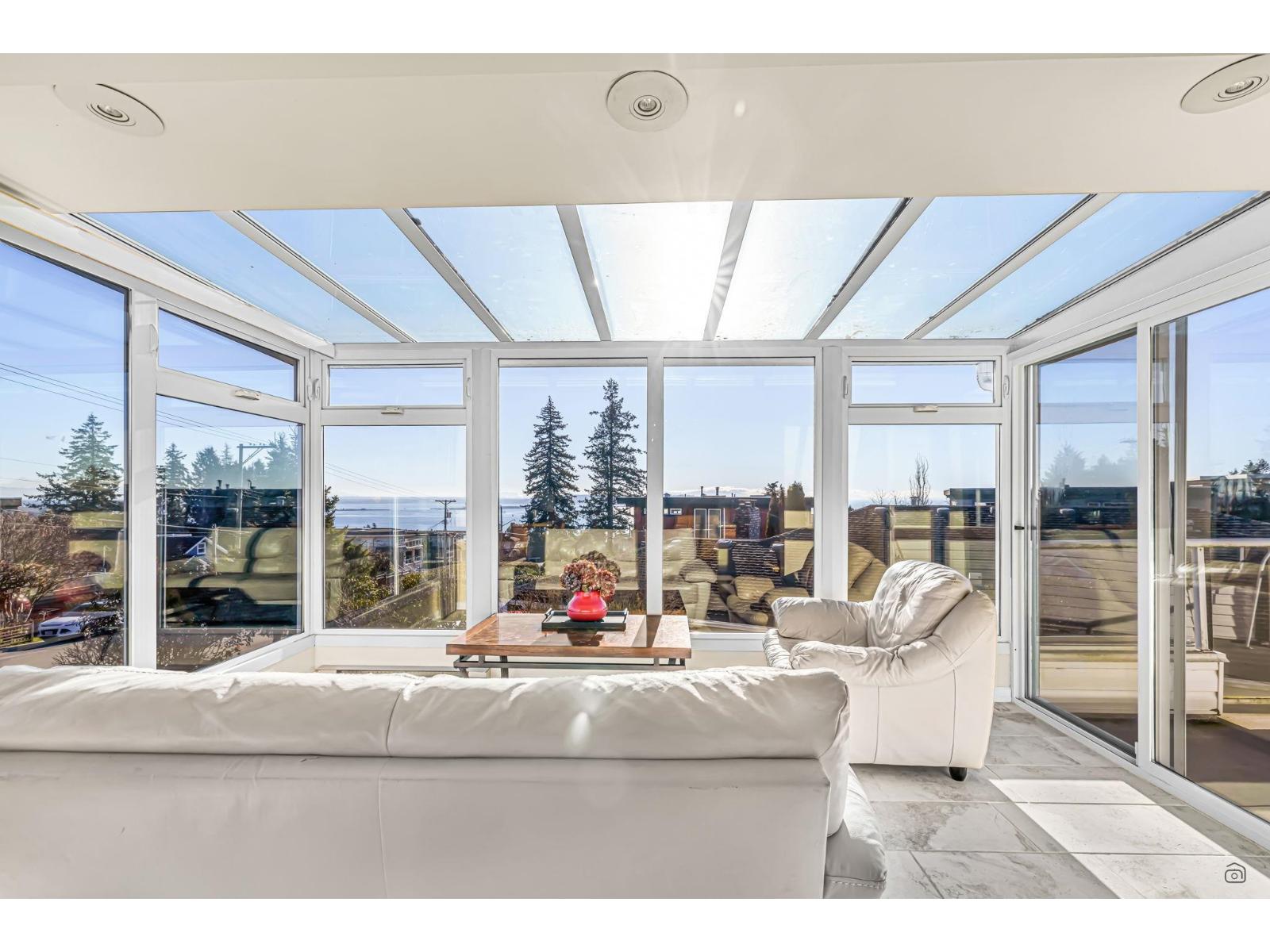 1191 Finlay Street, White Rock, British Columbia  V4B 4K9 - Photo 1 - R3055859
