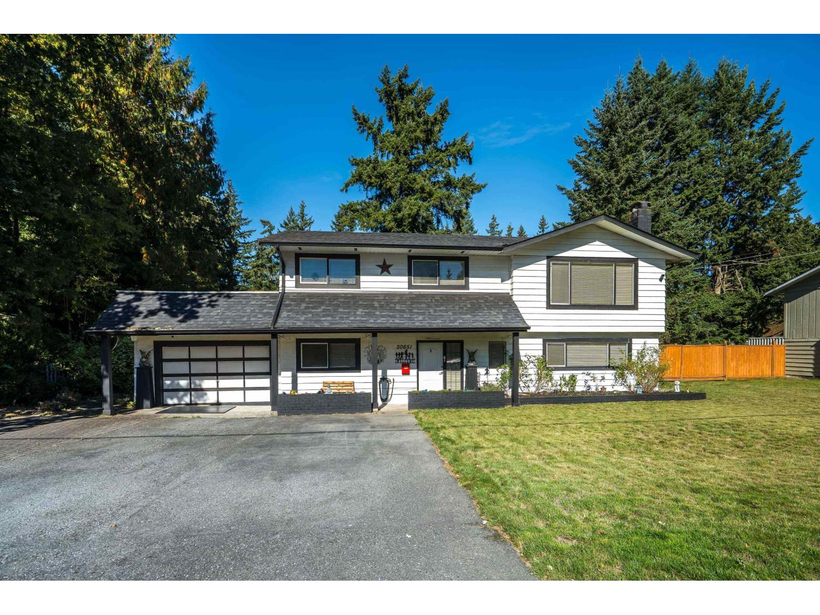 20651 44 AVENUE, Langley, British Columbia