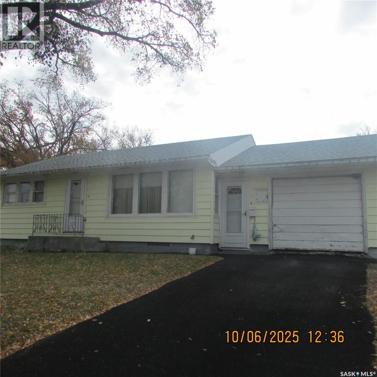 2600 Wascana Street, Regina, Saskatchewan  S4S 0L8 - Photo 2 - SK020331