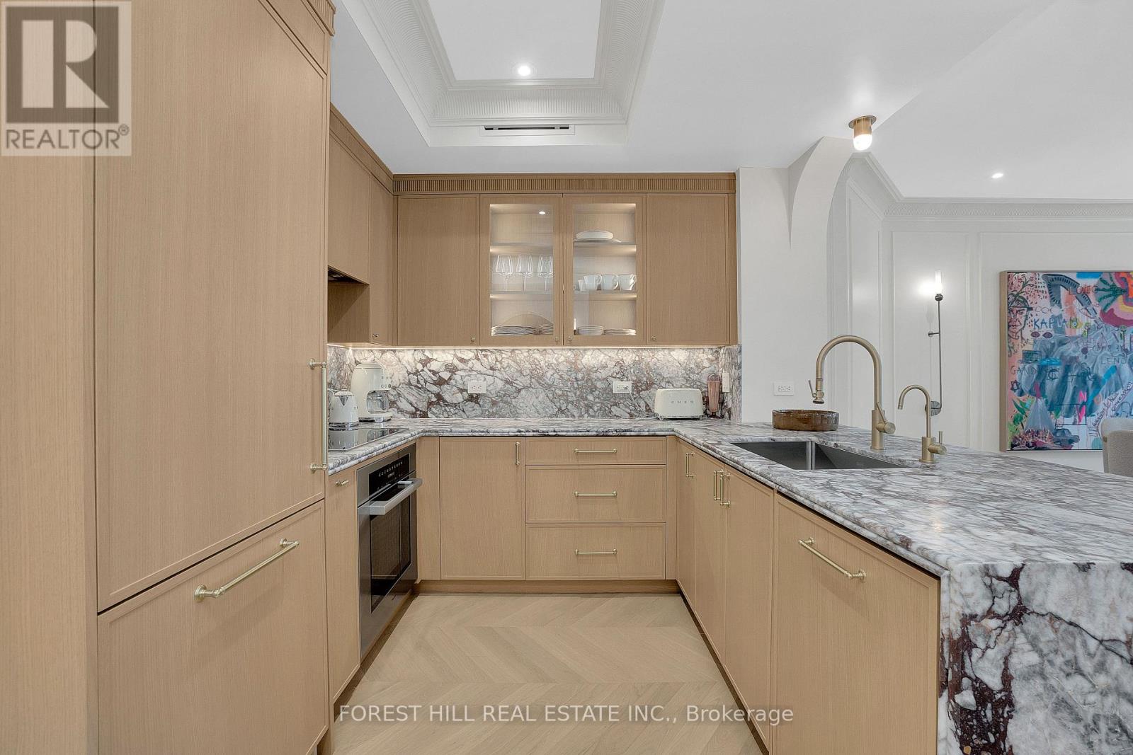 804 - 38 Avenue Road, Toronto (Annex), Ontario  M5R 2G2 - Photo 4 - C12450451