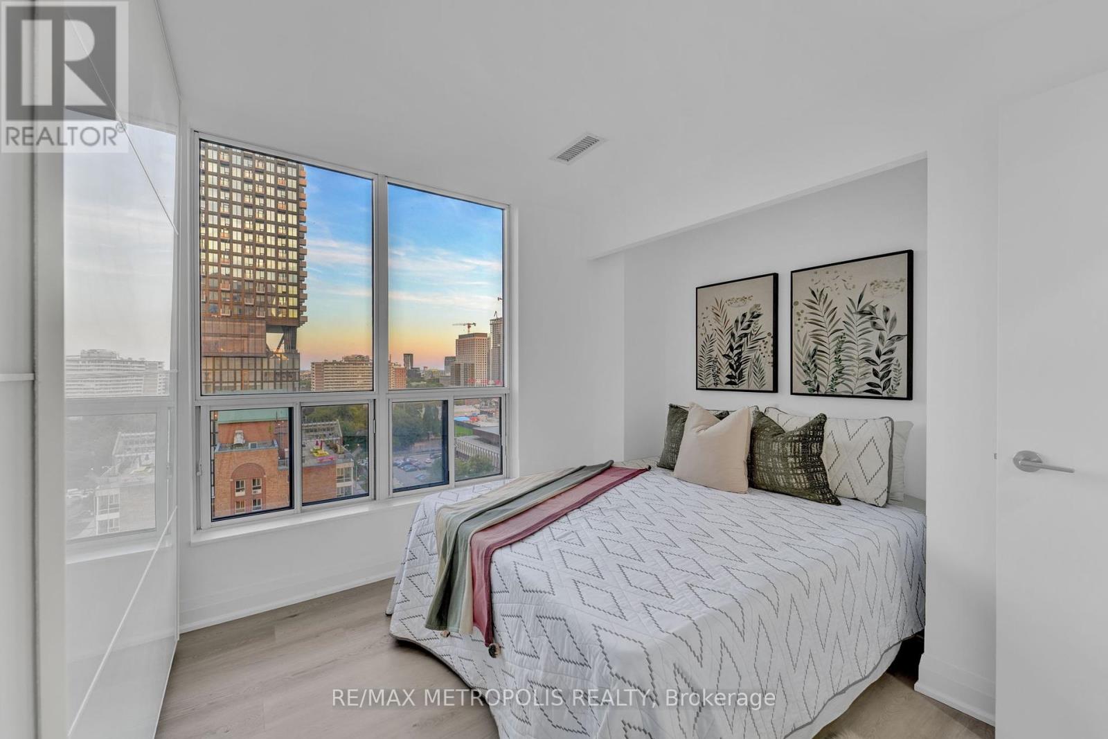 1504 - 76 Shuter Street, Toronto (Church-Yonge Corridor), Ontario  M5B 1B4 - Photo 17 - C12450487