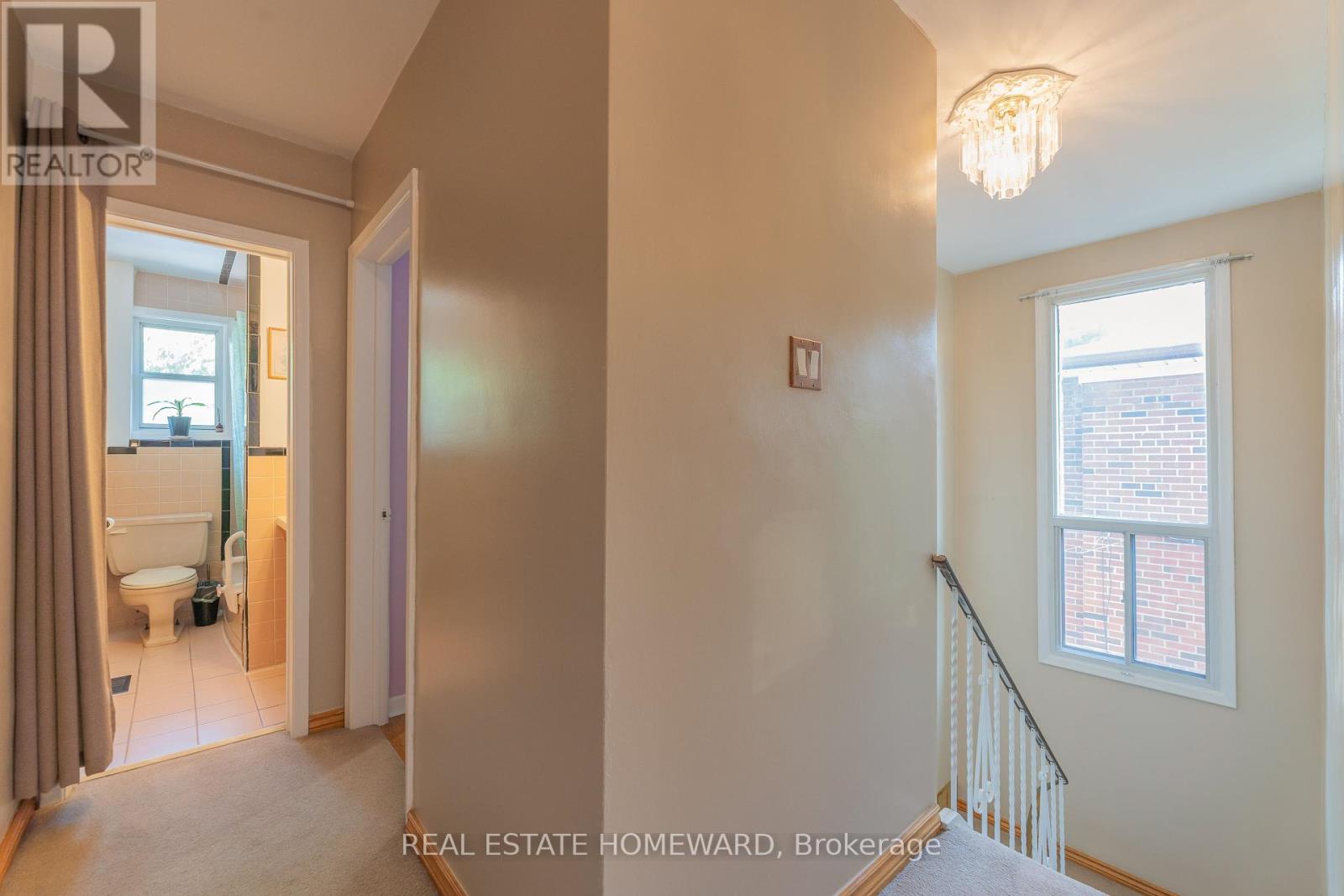 331 Rhodes Avenue, Toronto, Ontario  M4L 3A4 - Photo 17 - E12431413