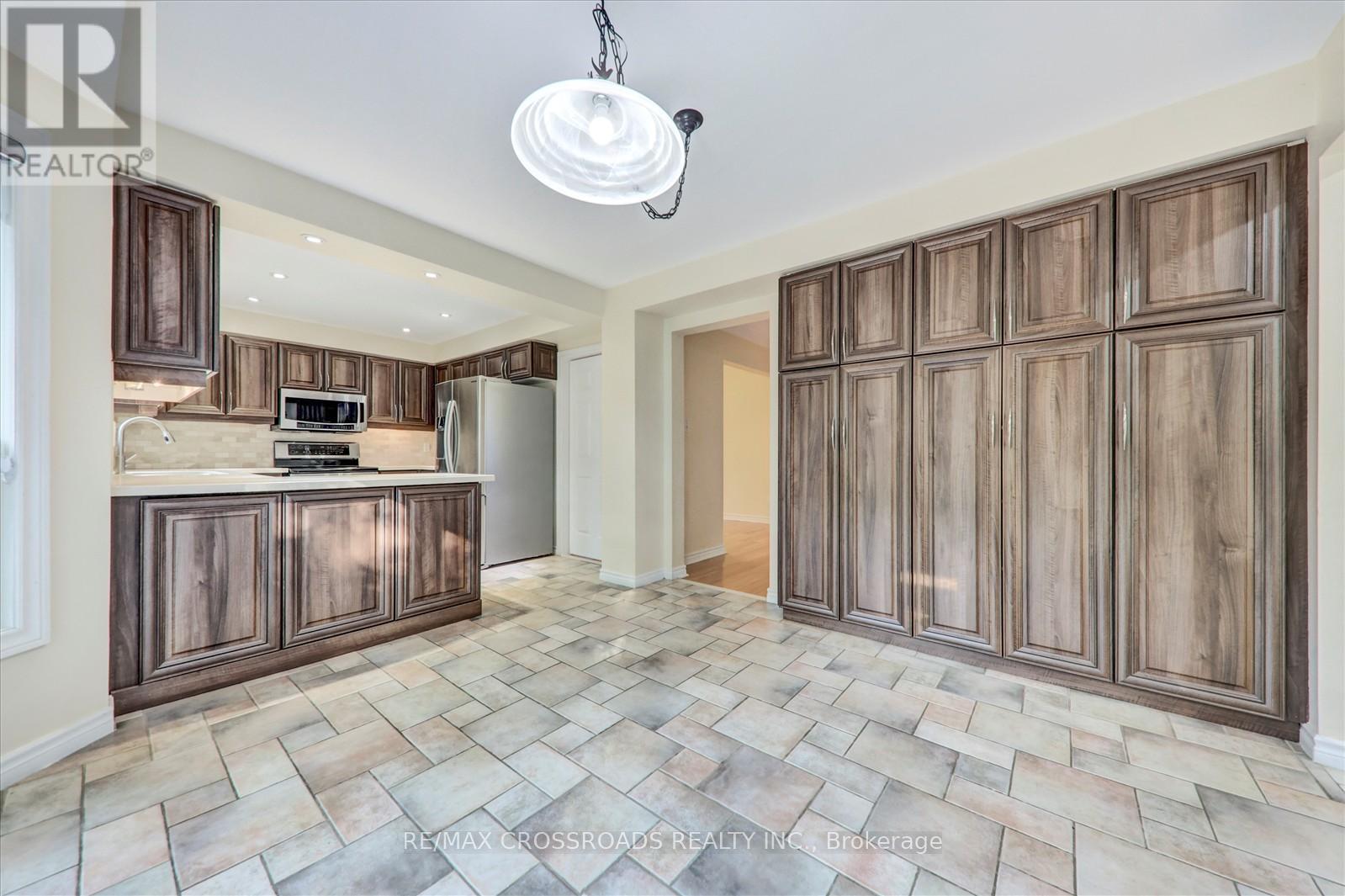 3993 Ellesmere Road, Toronto (Highland Creek), Ontario  M1C 1J3 - Photo 17 - E12450470
